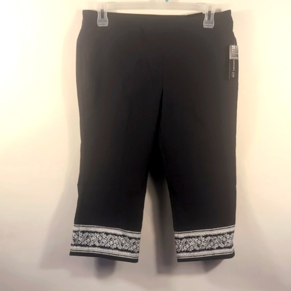 NWT Soho Apparel Large Black Capri Pants / Cropped Trousers - Picture 1 of 12